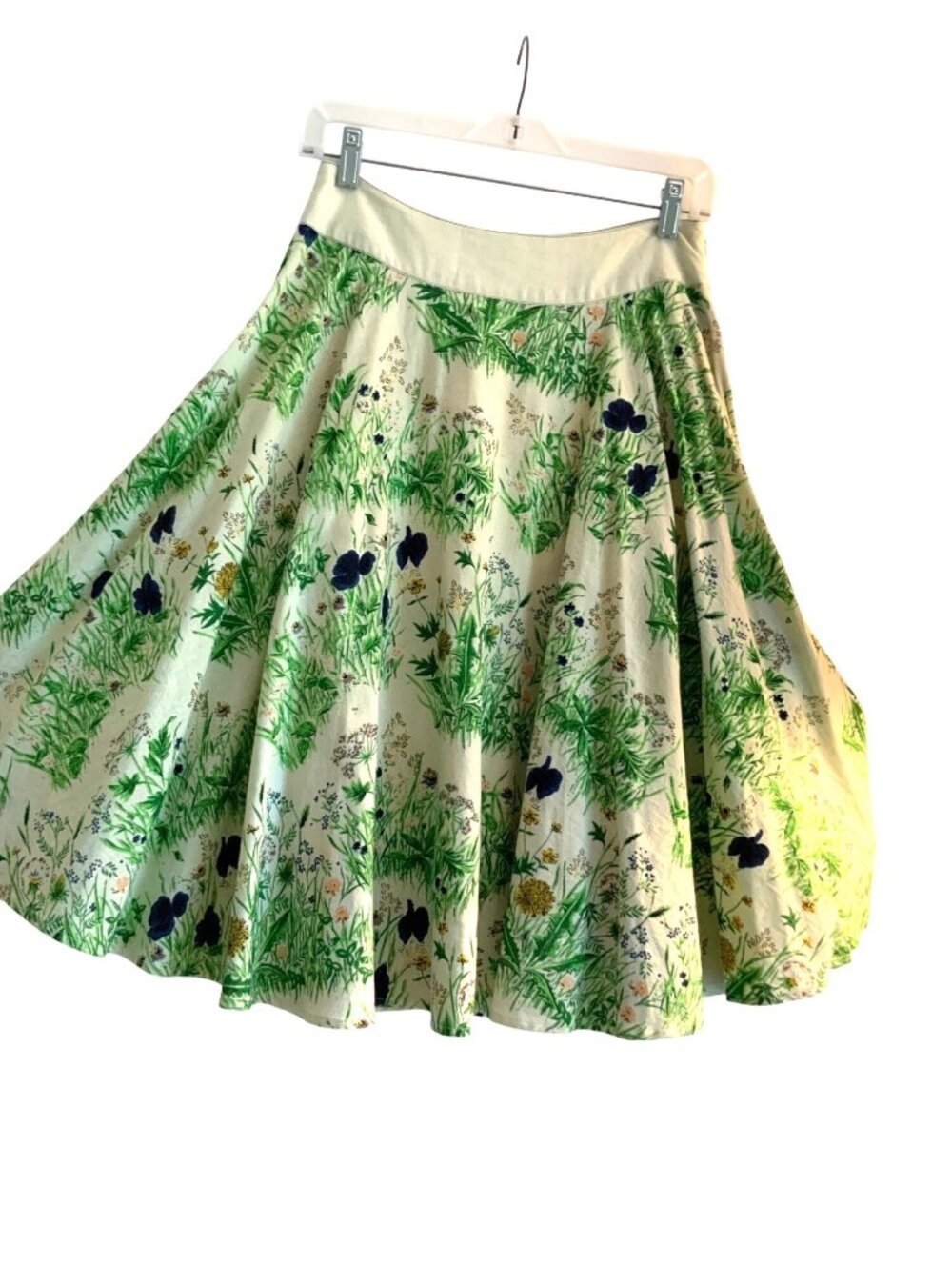 Viola (Anthropology)Floral circle Skirt Size S Cotton-Linen 28’Waist 26’long